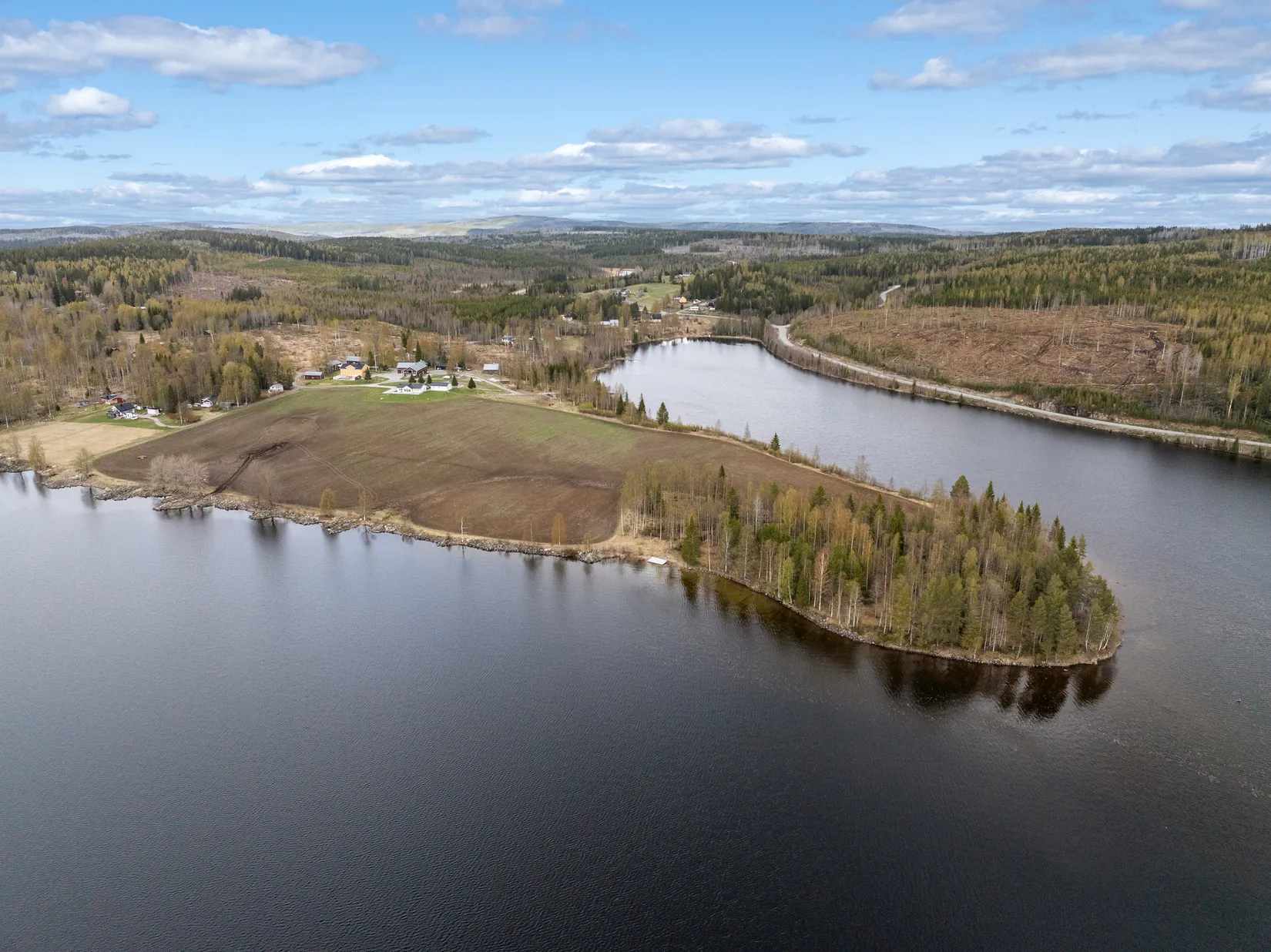 Gård/Skog, Storhullsjön 445, Sundsvall