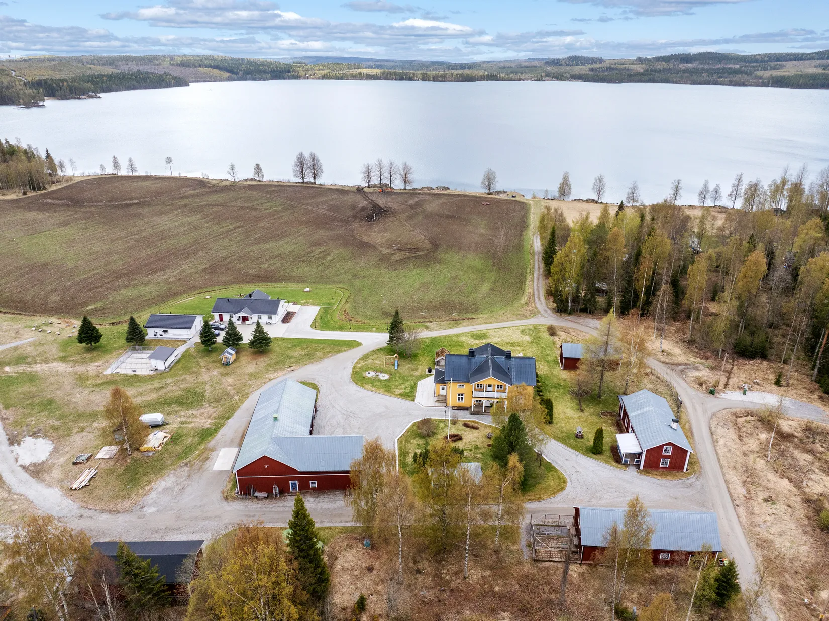 Gård/Skog, Storhullsjön 445, Sundsvall