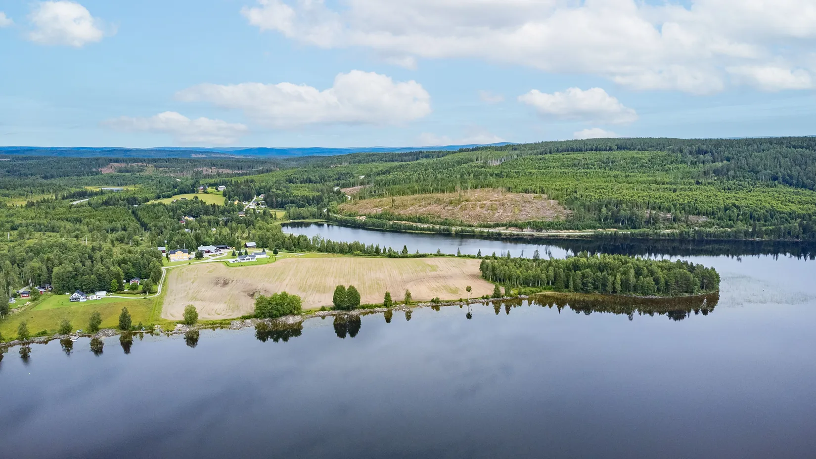 Gård/Skog, Storhullsjön 445, Sundsvall
