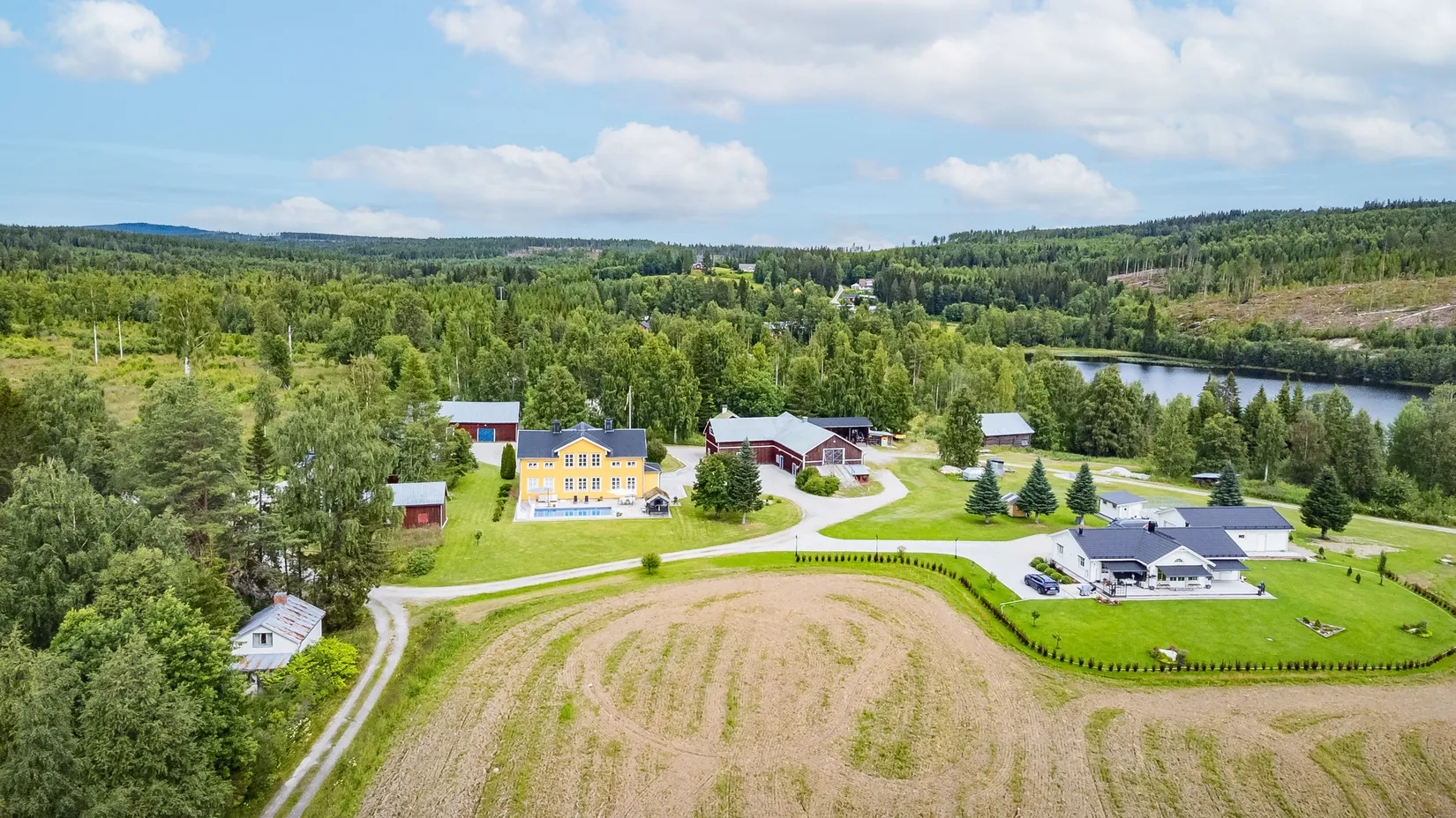 Gård/Skog, Storhullsjön 445, Sundsvall