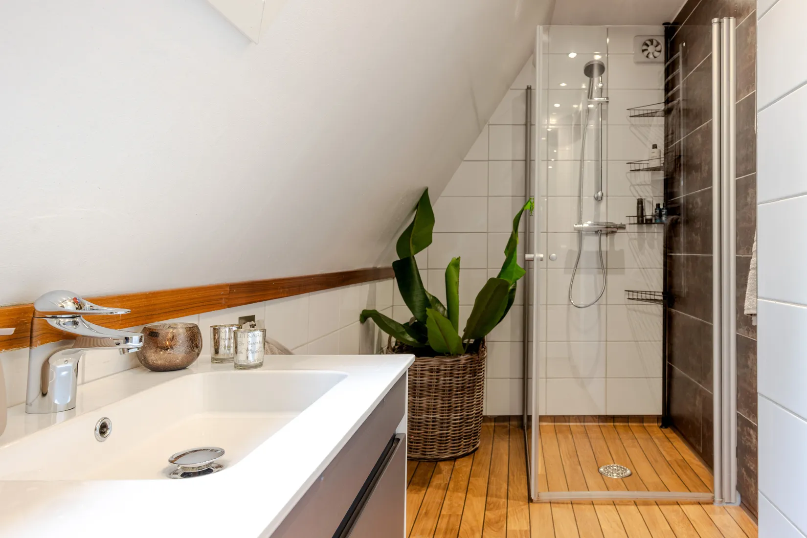 Villa, Ekhöjdsgatan 9, Motala