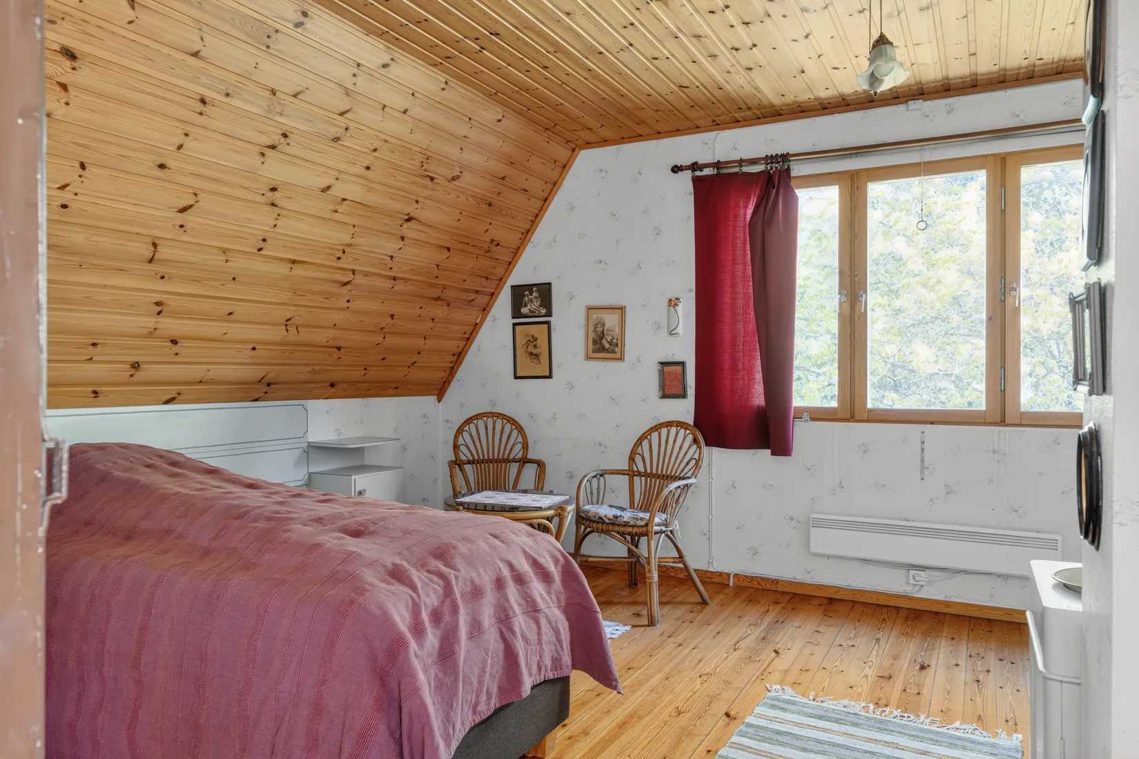 Villa, Bränn-Ekeby Vybo 1 samt Ömansås Lillhem 1, Bränn-Ekeby, Nyköping