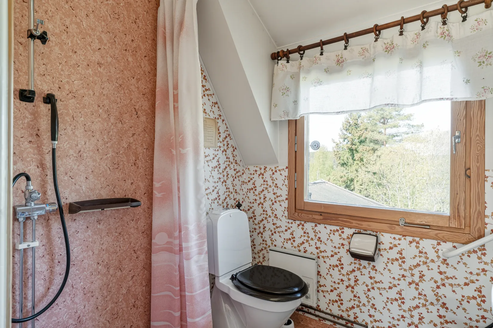Villa, Bränn-Ekeby Vybo 1 samt Ömansås Lillhem 1, Bränn-Ekeby, Nyköping