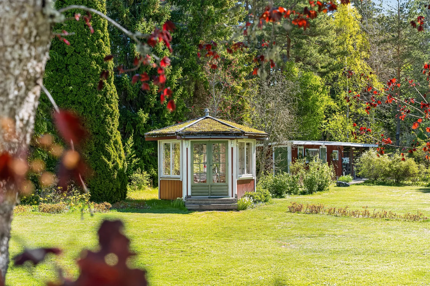 Villa, Bränn-Ekeby Vybo 1 samt Ömansås Lillhem 1, Bränn-Ekeby, Nyköping