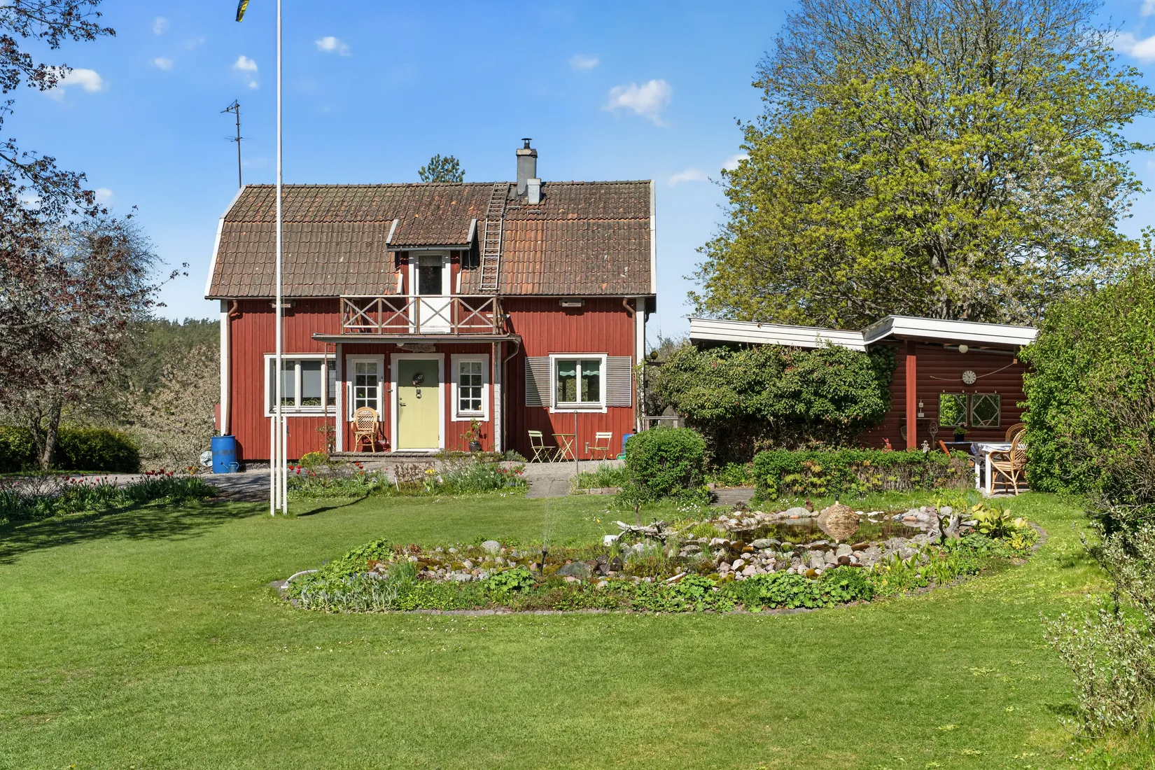 Villa, Bränn-Ekeby Vybo 1 samt Ömansås Lillhem 1, Bränn-Ekeby, Nyköping