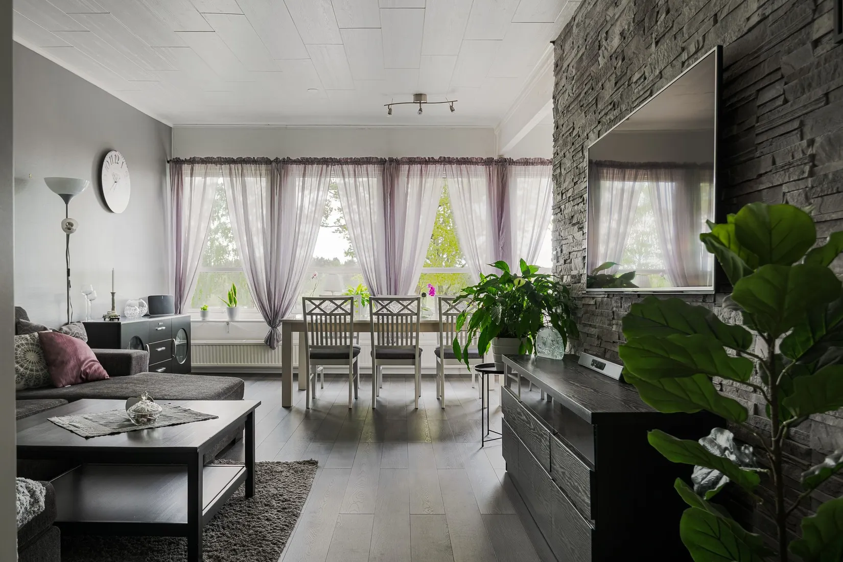 Radhus, Prins Wilhelms väg 21, Nybble, Flen