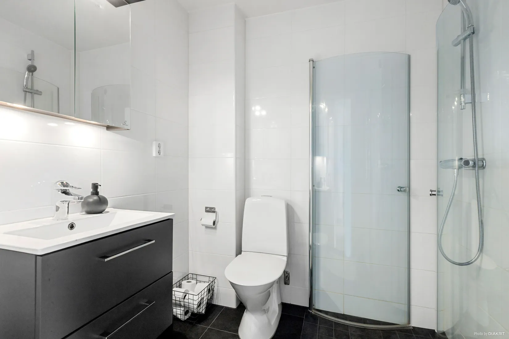 Radhus, Granholmsgatan 5B, Norra Ormesta, Örebro
