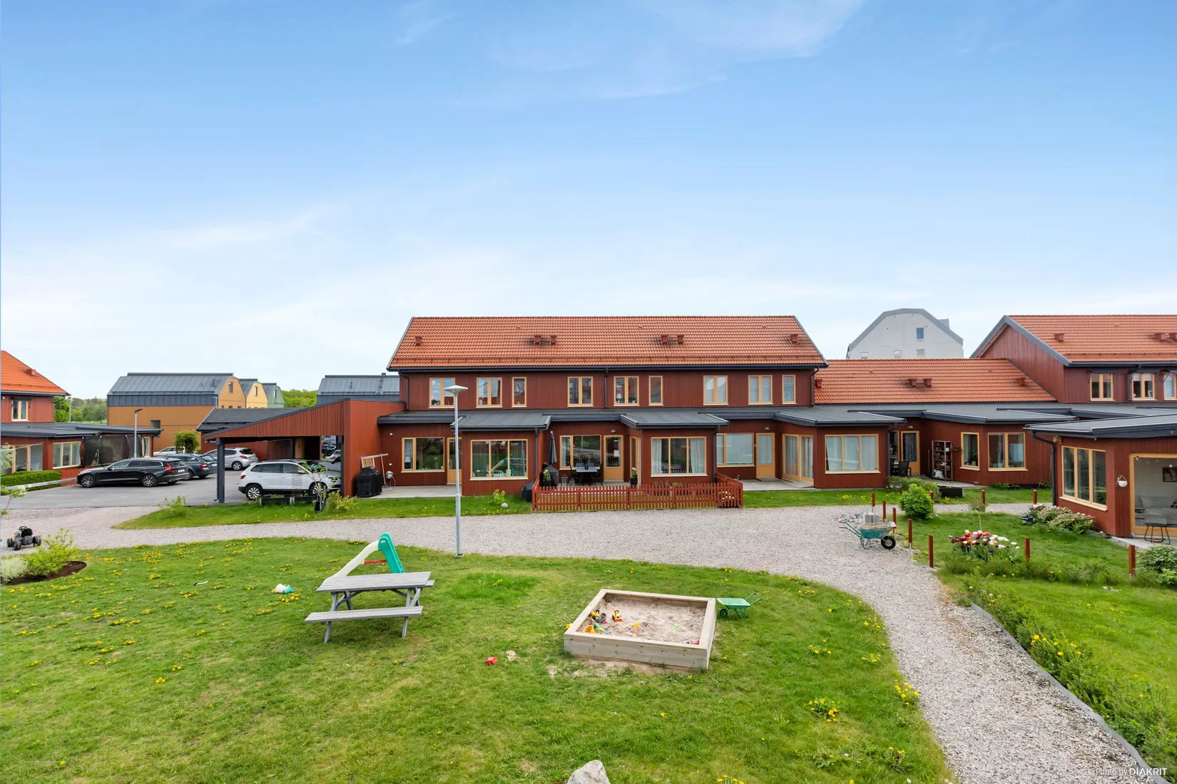 Radhus, Granholmsgatan 5B, Norra Ormesta, Örebro