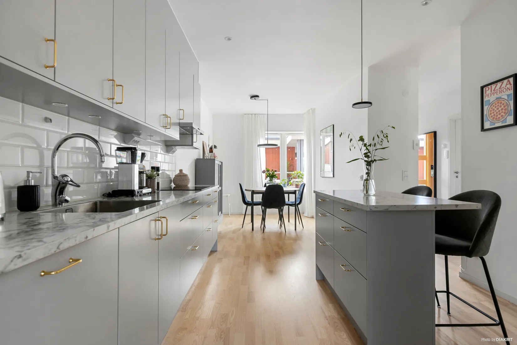 Radhus, Granholmsgatan 5B, Norra Ormesta, Örebro