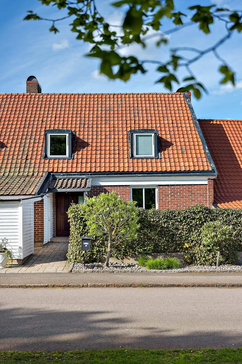 Radhus, Slingan 24, Kärleken, Halmstad