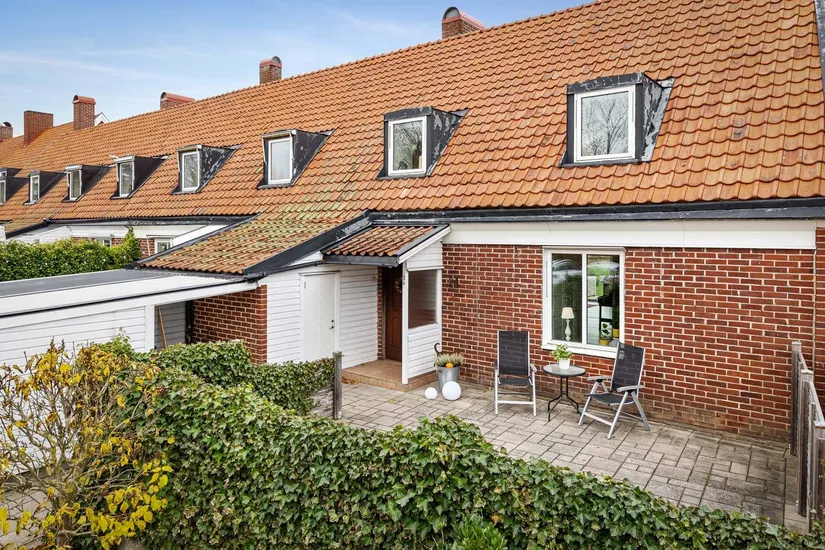 Radhus, Slingan 24, Kärleken, Halmstad