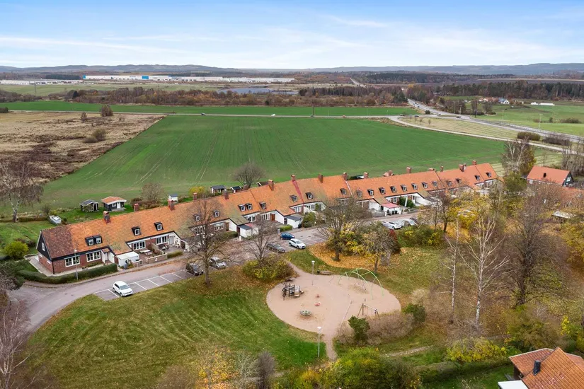 Radhus, Slingan 24, Kärleken, Halmstad