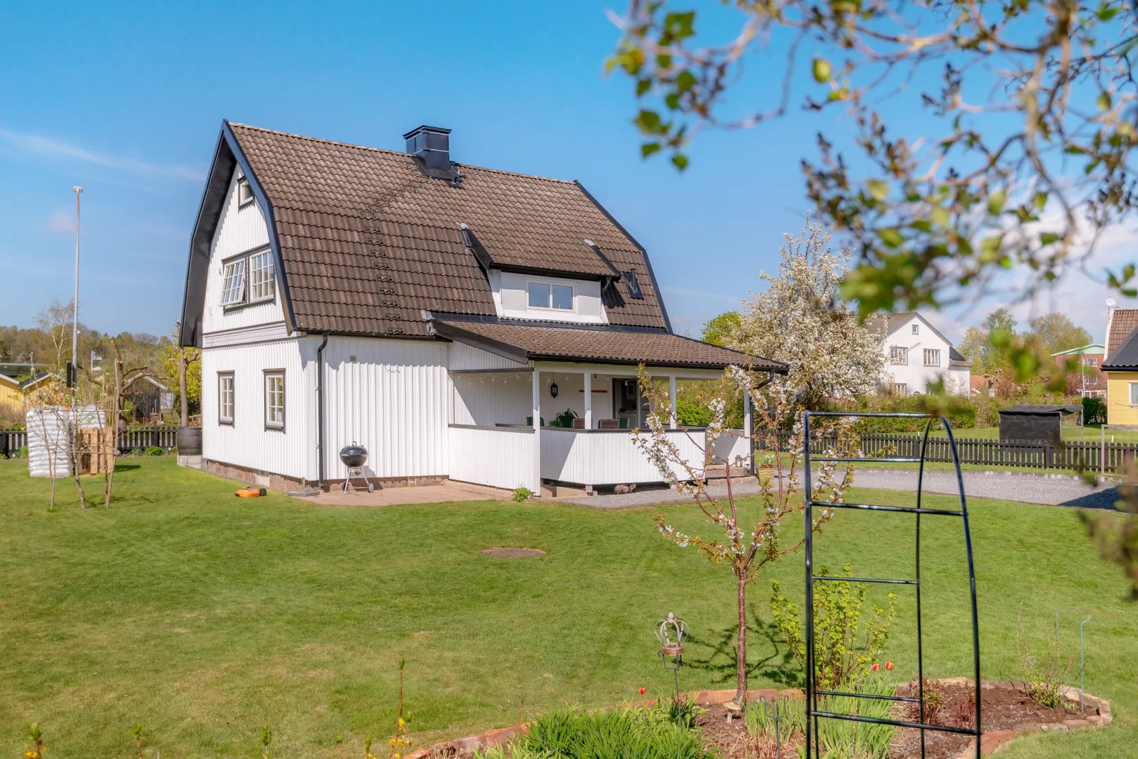 Villa, Hedbovägen 23, Skene, Mark