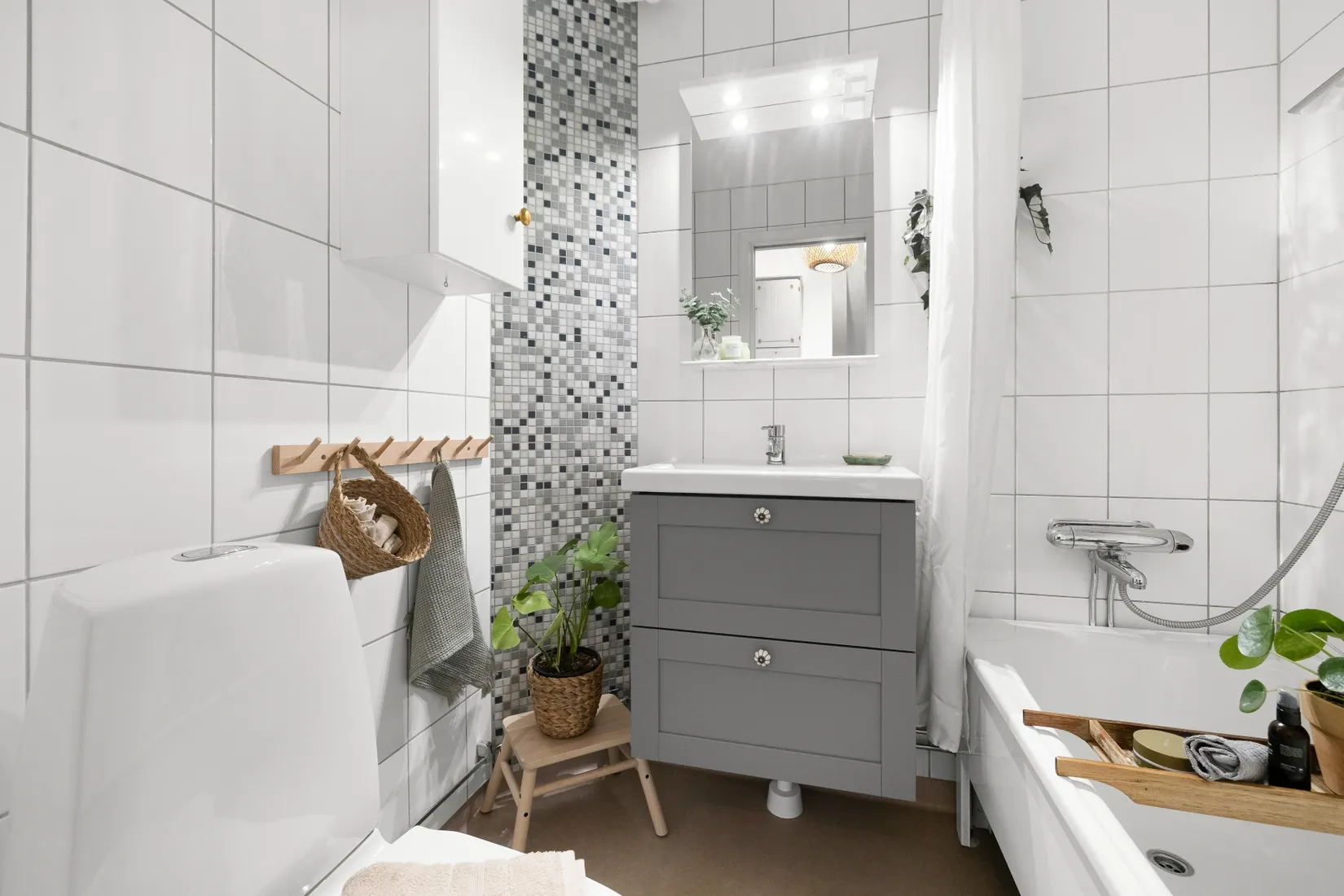 Bostadsrätt, Radhus, Sörgårdsvägen 83, Åkersberga Centrum, Österåker