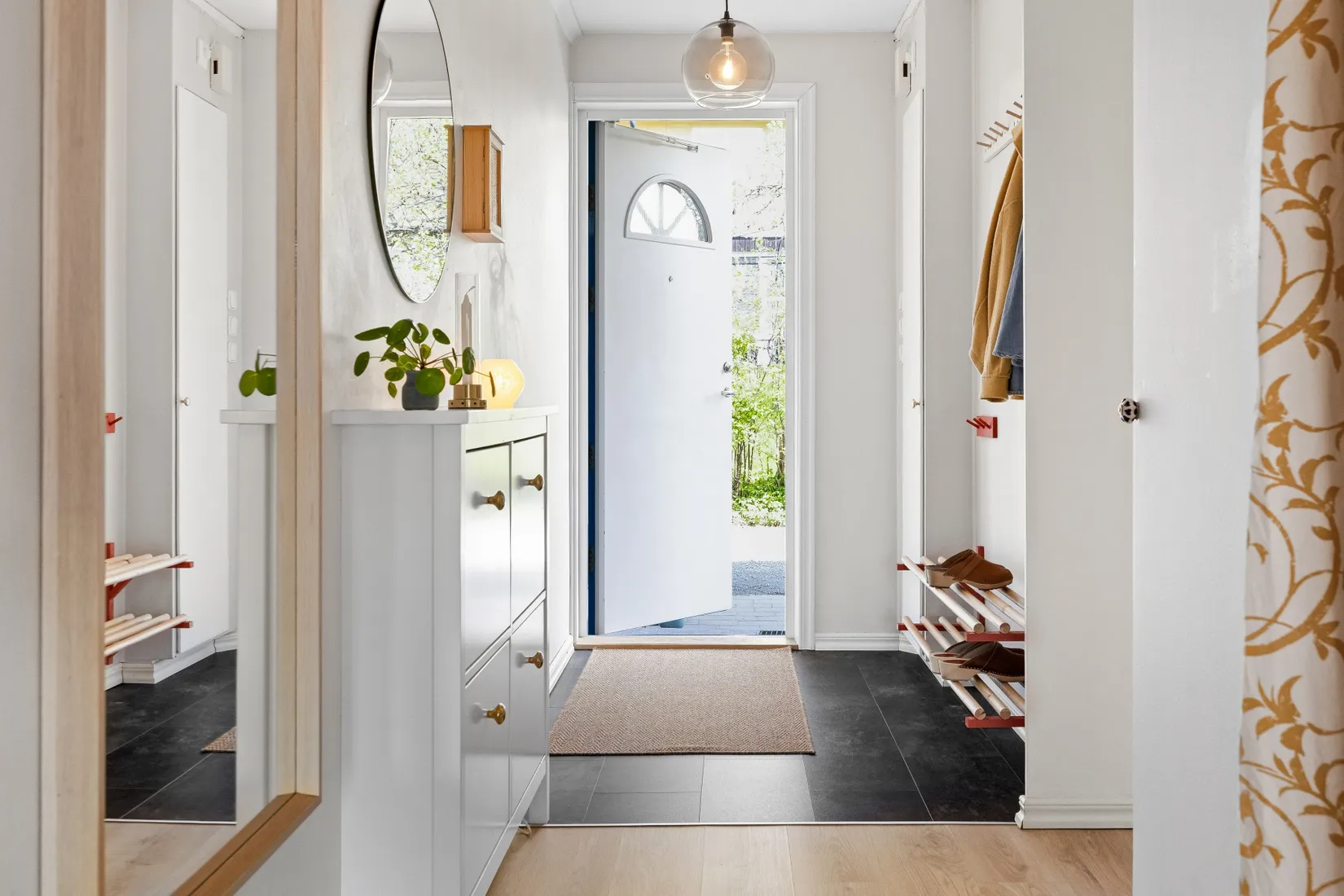 Bostadsrätt, Radhus, Sörgårdsvägen 83, Åkersberga Centrum, Österåker