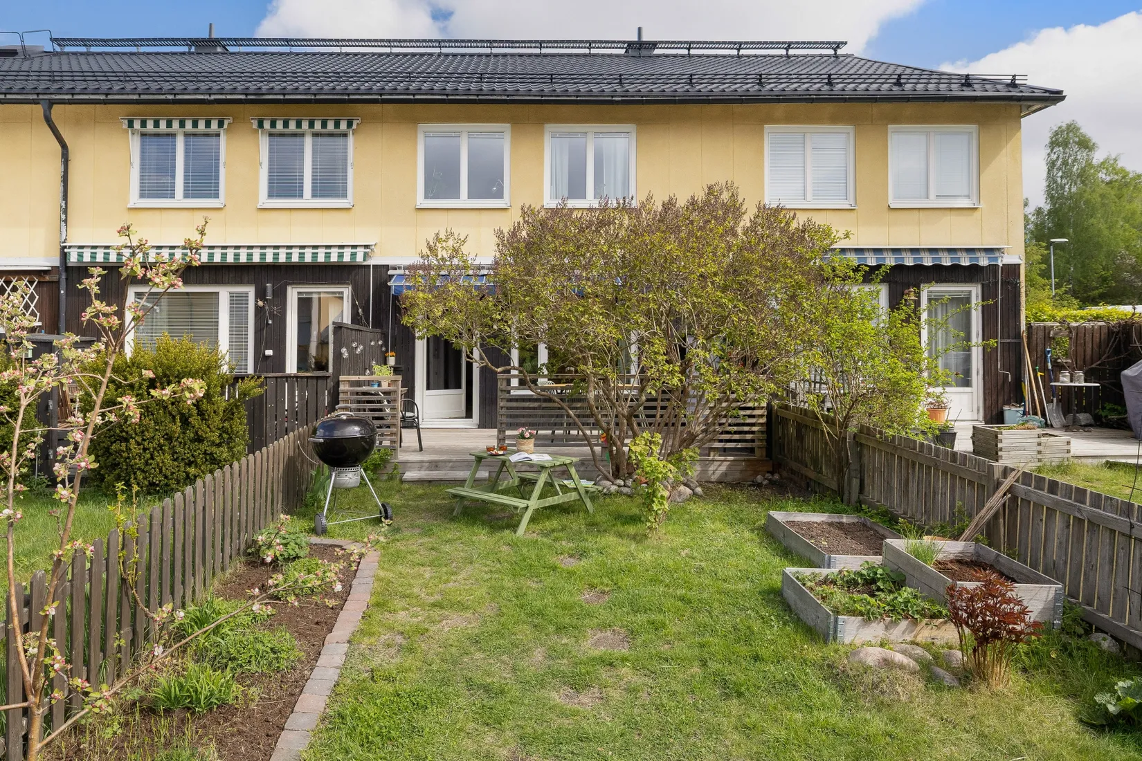 Bostadsrätt, Radhus, Sörgårdsvägen 83, Åkersberga Centrum, Österåker