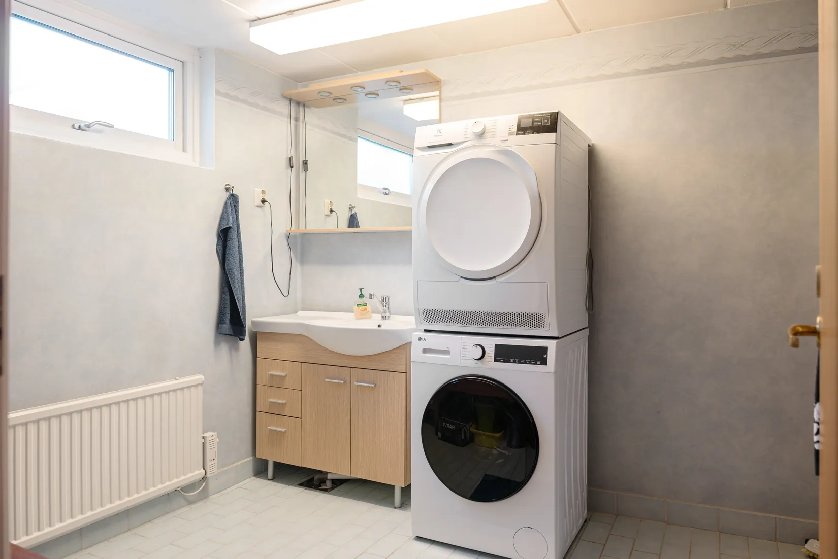 Villa, Radhus, Travvägen 12, Håbo