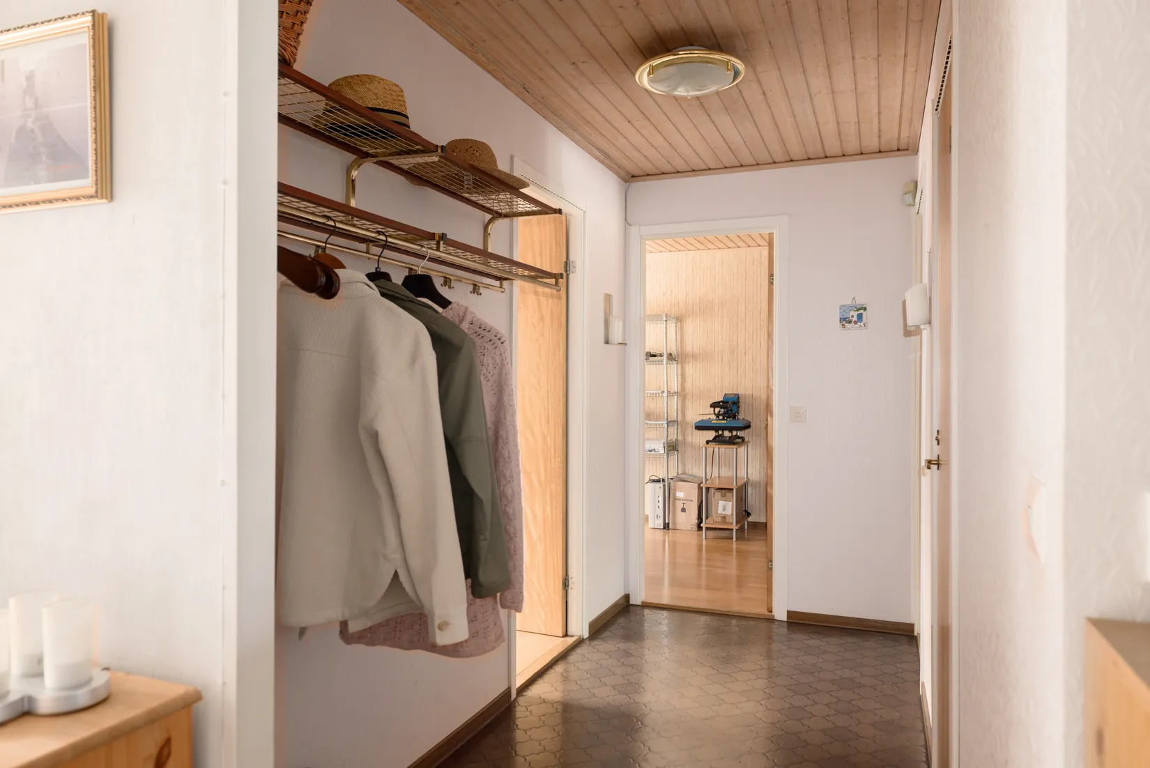 Villa, Radhus, Travvägen 12, Håbo