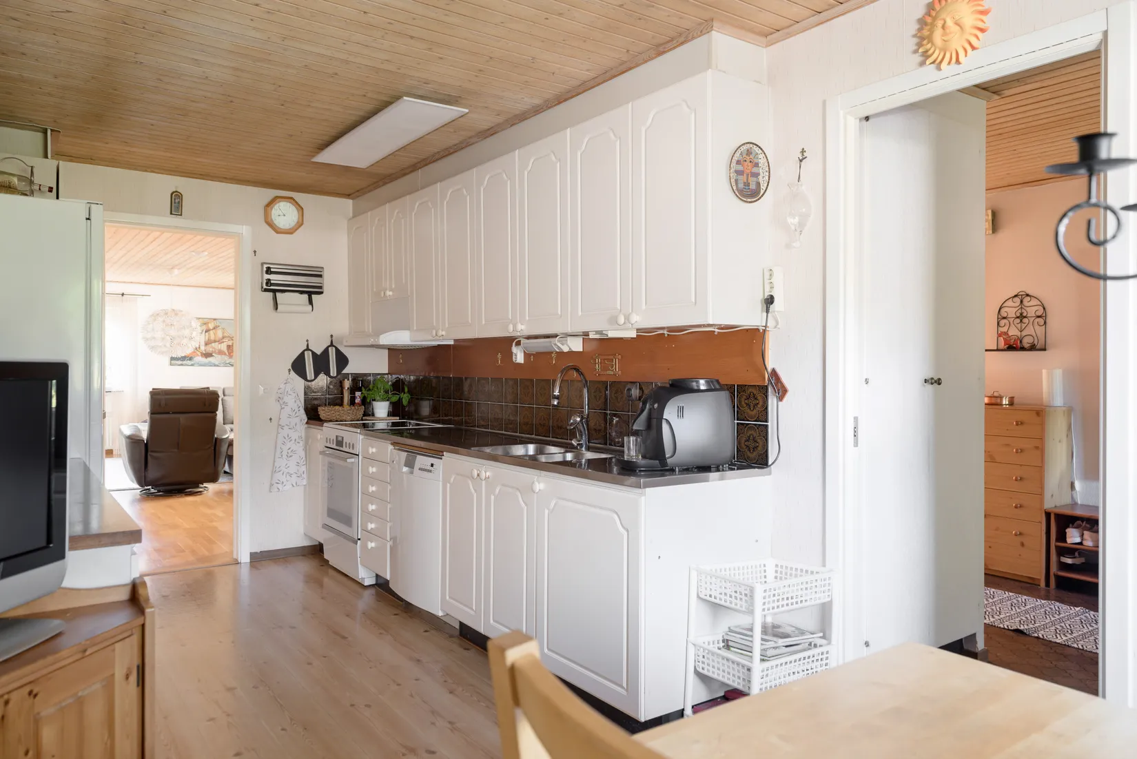 Villa, Radhus, Travvägen 12, Håbo