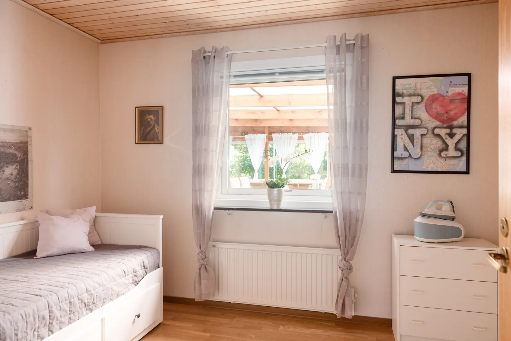 Villa, Radhus, Travvägen 12, Håbo