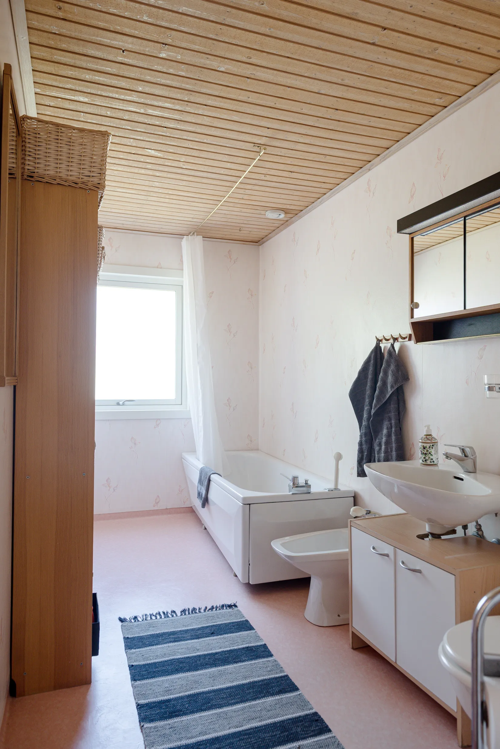 Villa, Radhus, Travvägen 12, Håbo