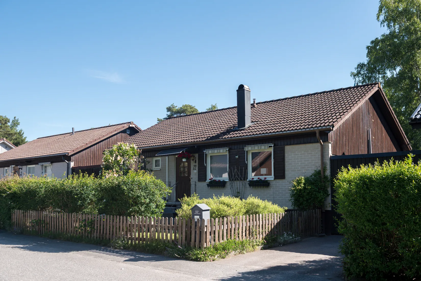 Villa, Radhus, Travvägen 12, Håbo