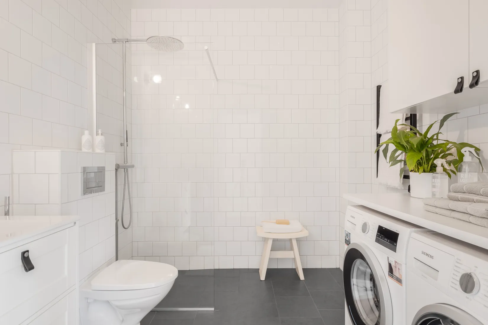 Bostadsrätt, Radhus, Rådans gårdsväg 37, Silverdal, Sollentuna