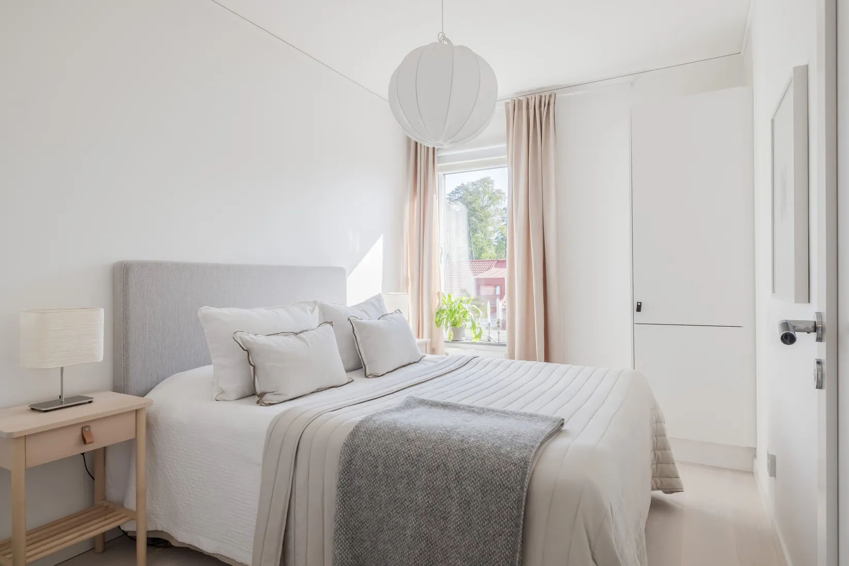 Bostadsrätt, Radhus, Rådans gårdsväg 37, Silverdal, Sollentuna