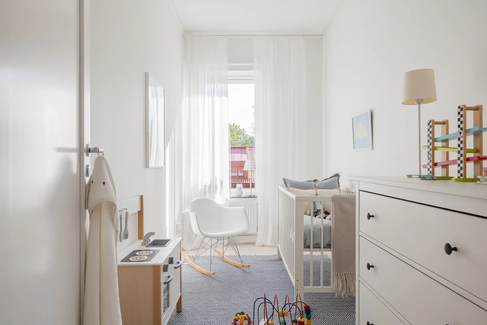 Bostadsrätt, Radhus, Rådans gårdsväg 37, Silverdal, Sollentuna