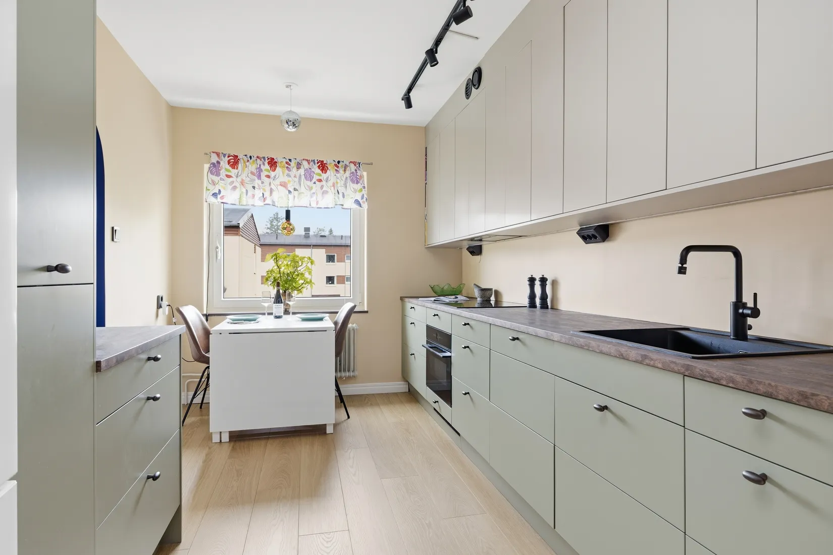 Bostadsrätt, Herrgårdsvägen 16B, Centrala Väsby, Upplands Väsby