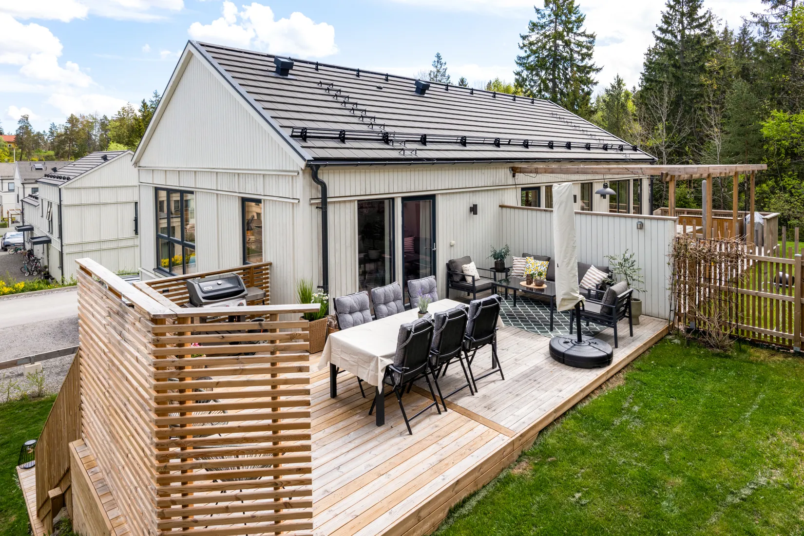 Radhus, Tallmyrvägen 32, Högmora, Huddinge