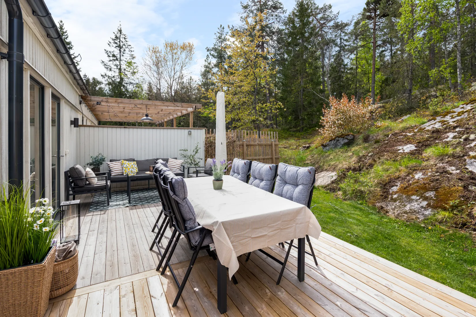 Radhus, Tallmyrvägen 32, Högmora, Huddinge
