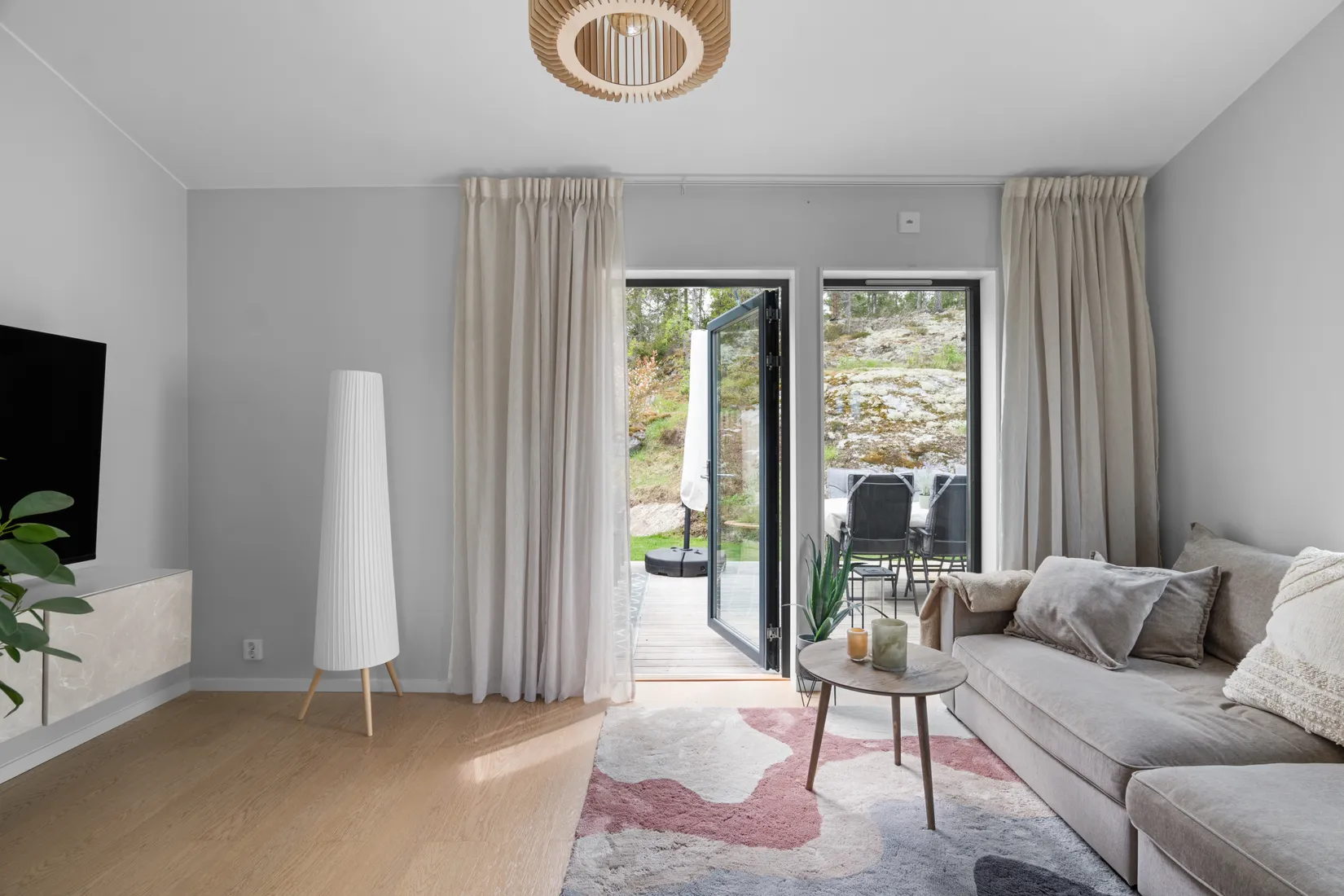 Radhus, Tallmyrvägen 32, Högmora, Huddinge