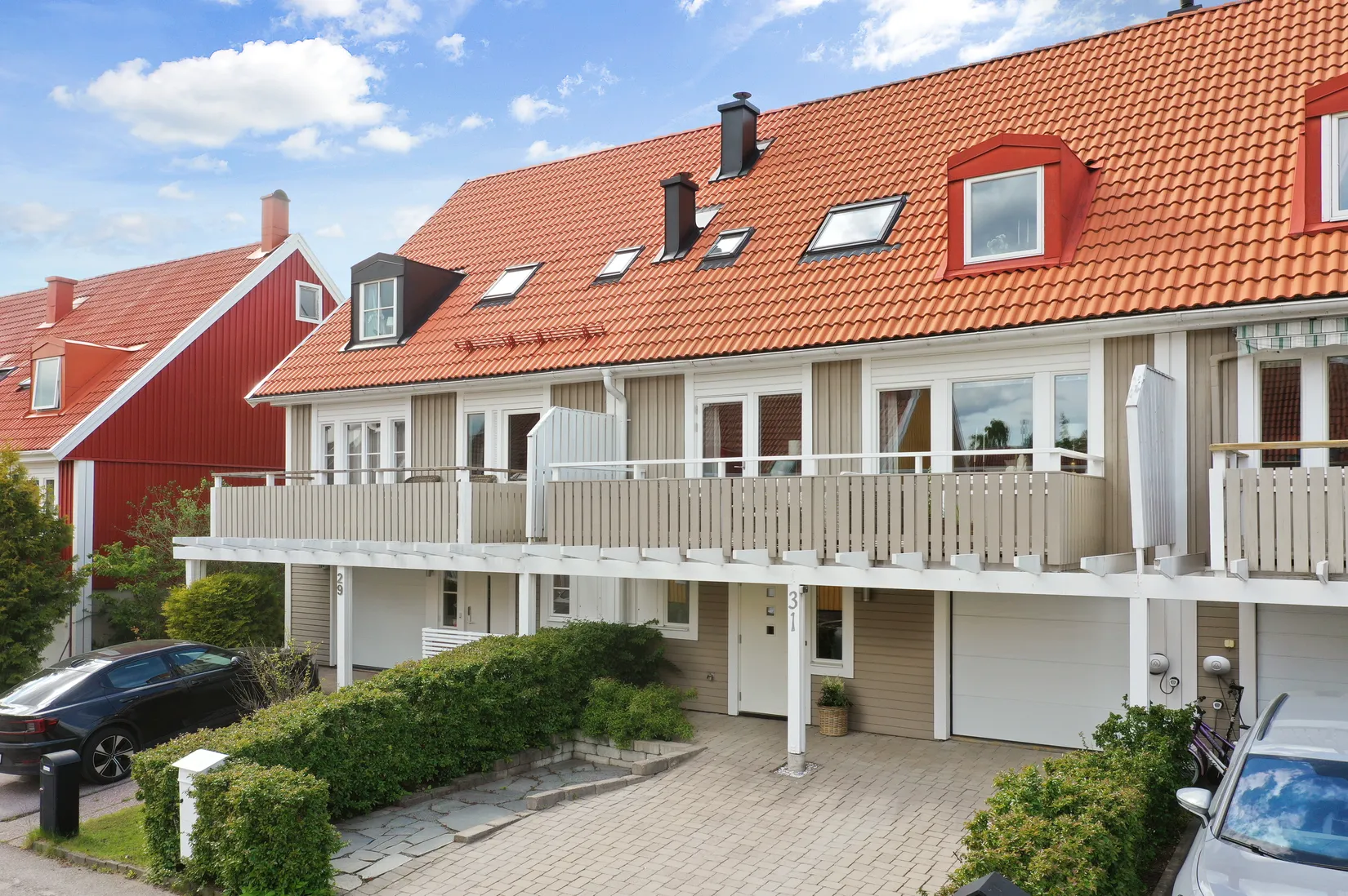 Radhus, Tidlösavägen 31, Sjukyrkoberget, Upplands Väsby