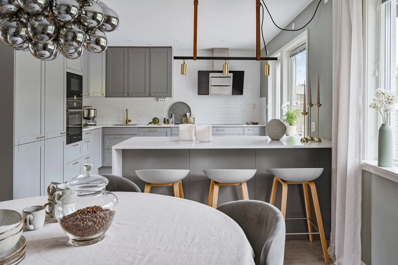 Radhus, Tidlösavägen 31, Sjukyrkoberget, Upplands Väsby