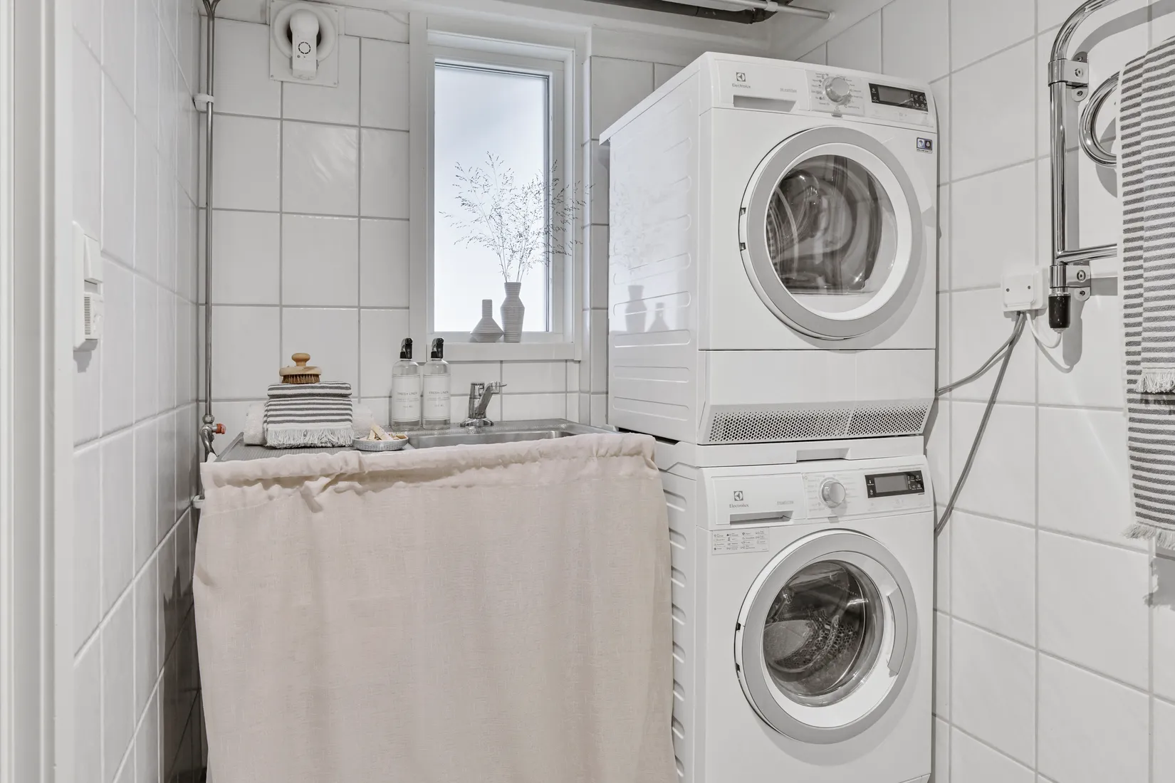 Radhus, Tidlösavägen 31, Sjukyrkoberget, Upplands Väsby