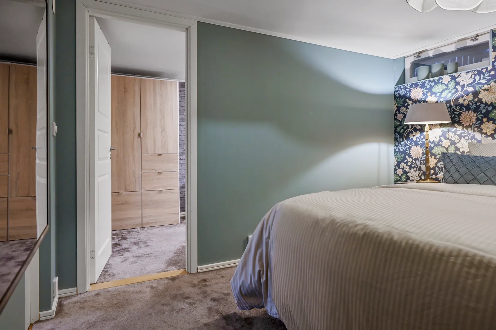 Radhus, Tidlösavägen 31, Sjukyrkoberget, Upplands Väsby