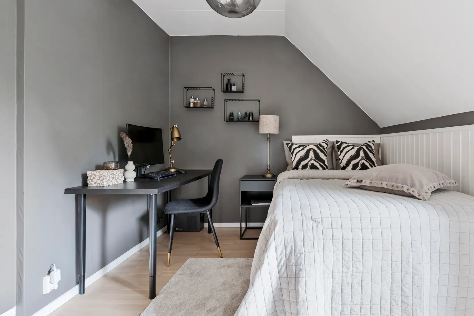 Radhus, Tidlösavägen 31, Sjukyrkoberget, Upplands Väsby