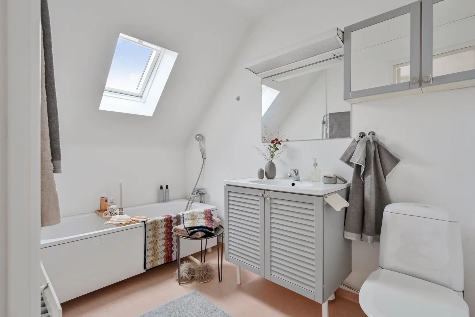 Radhus, Tidlösavägen 31, Sjukyrkoberget, Upplands Väsby