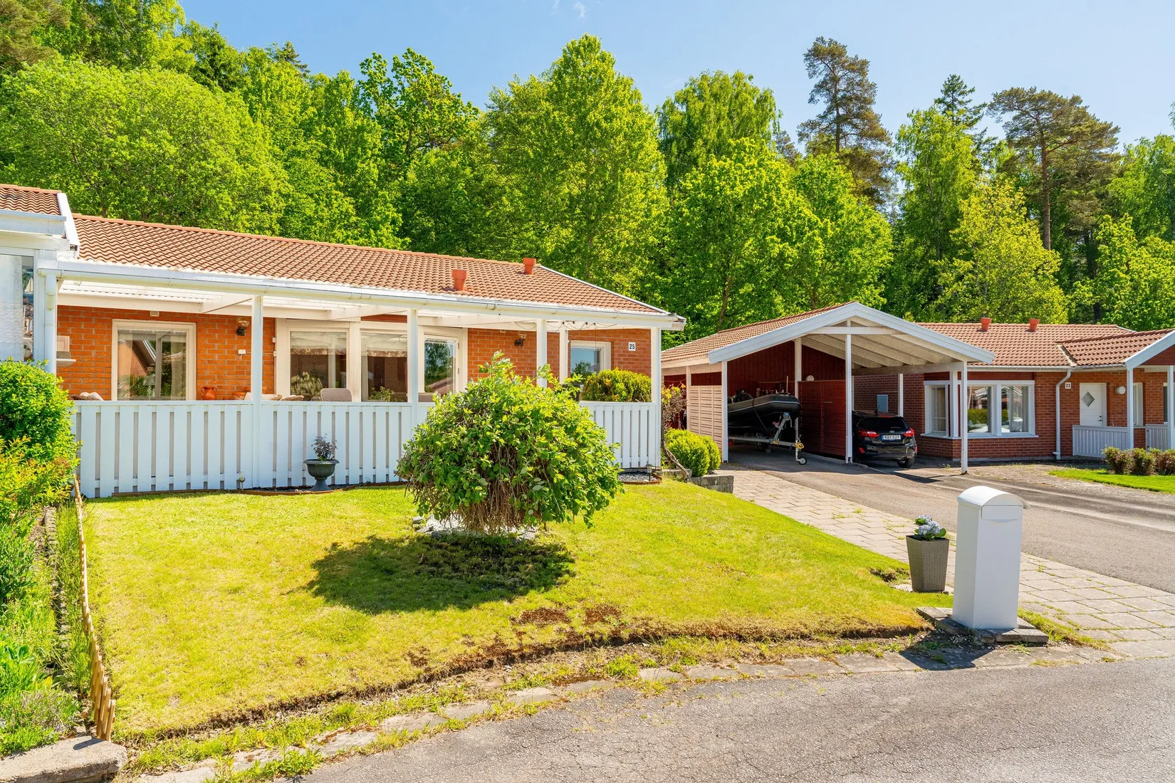 Radhus, Fröjdegårdsvägen 25, Stenhammar, Lidköping