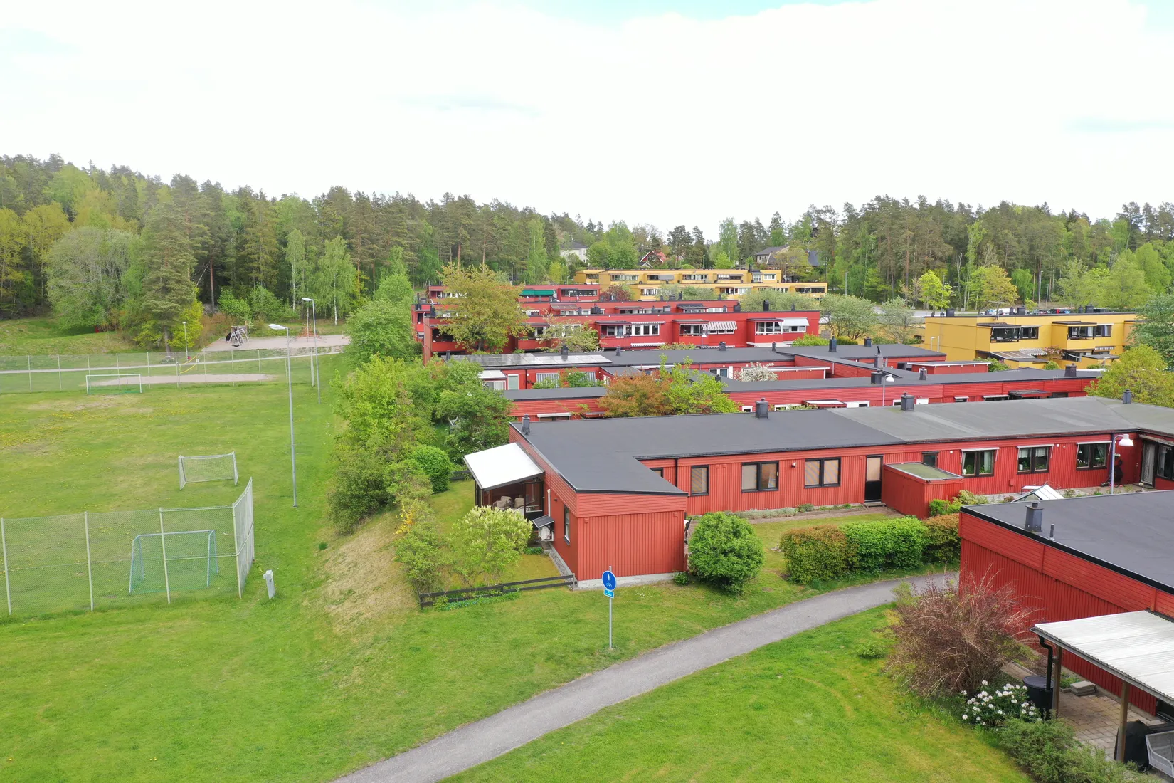 Radhus, Porsvägen 80, Törnskogen/ Vaxmora, Sollentuna