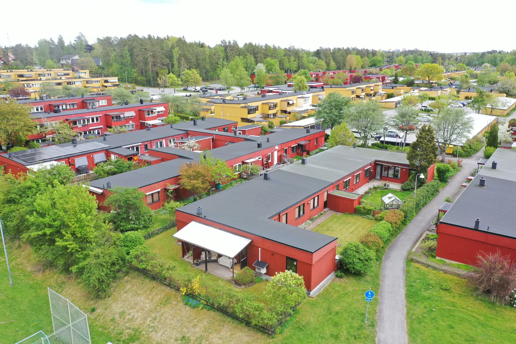 Radhus, Porsvägen 80, Törnskogen/ Vaxmora, Sollentuna
