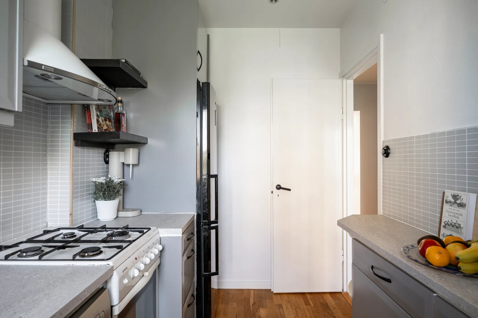 Bostadsrätt, Bildhuggarvägen 29. Högst upp i huset!, Skärmarbrink/Gullmarsplan, Stockholm