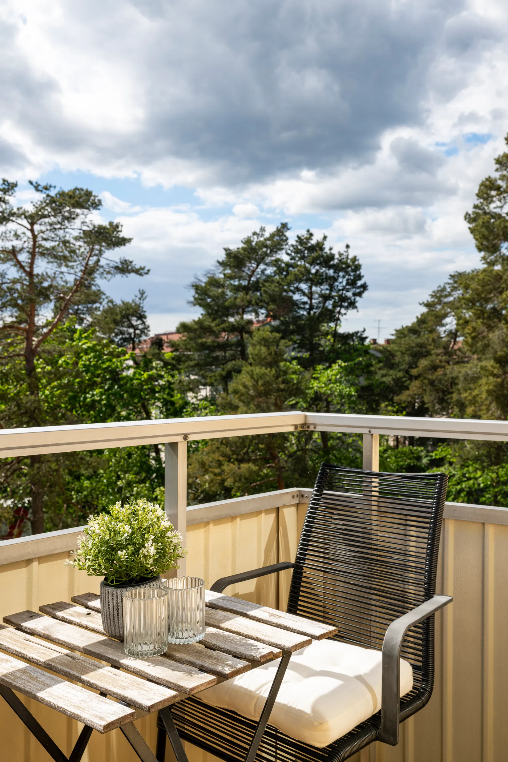Bostadsrätt, Bildhuggarvägen 29. Högst upp i huset!, Skärmarbrink/Gullmarsplan, Stockholm