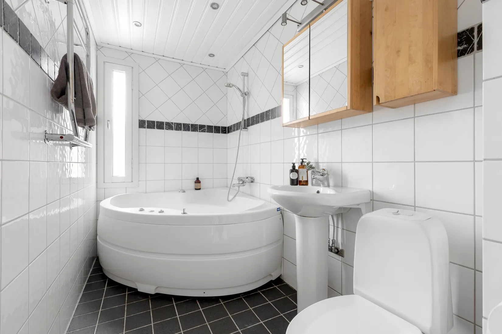 Villa, Radhus, Rapsvägen 16, Väsby, Ekerö