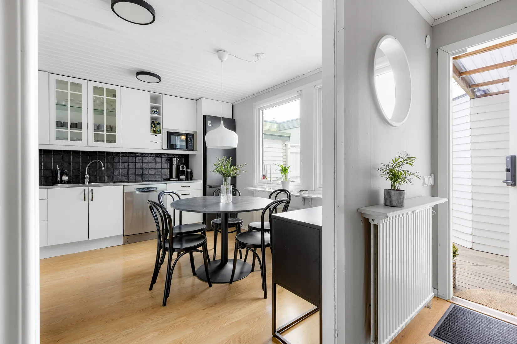 Villa, Radhus, Rapsvägen 16, Väsby, Ekerö