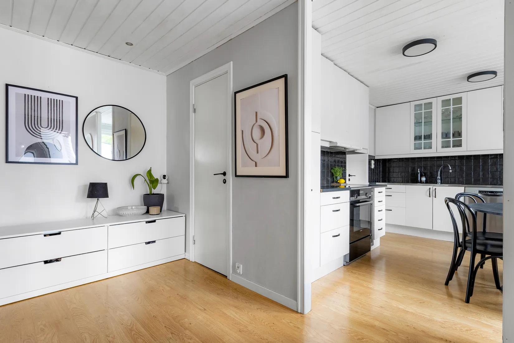 Villa, Radhus, Rapsvägen 16, Väsby, Ekerö