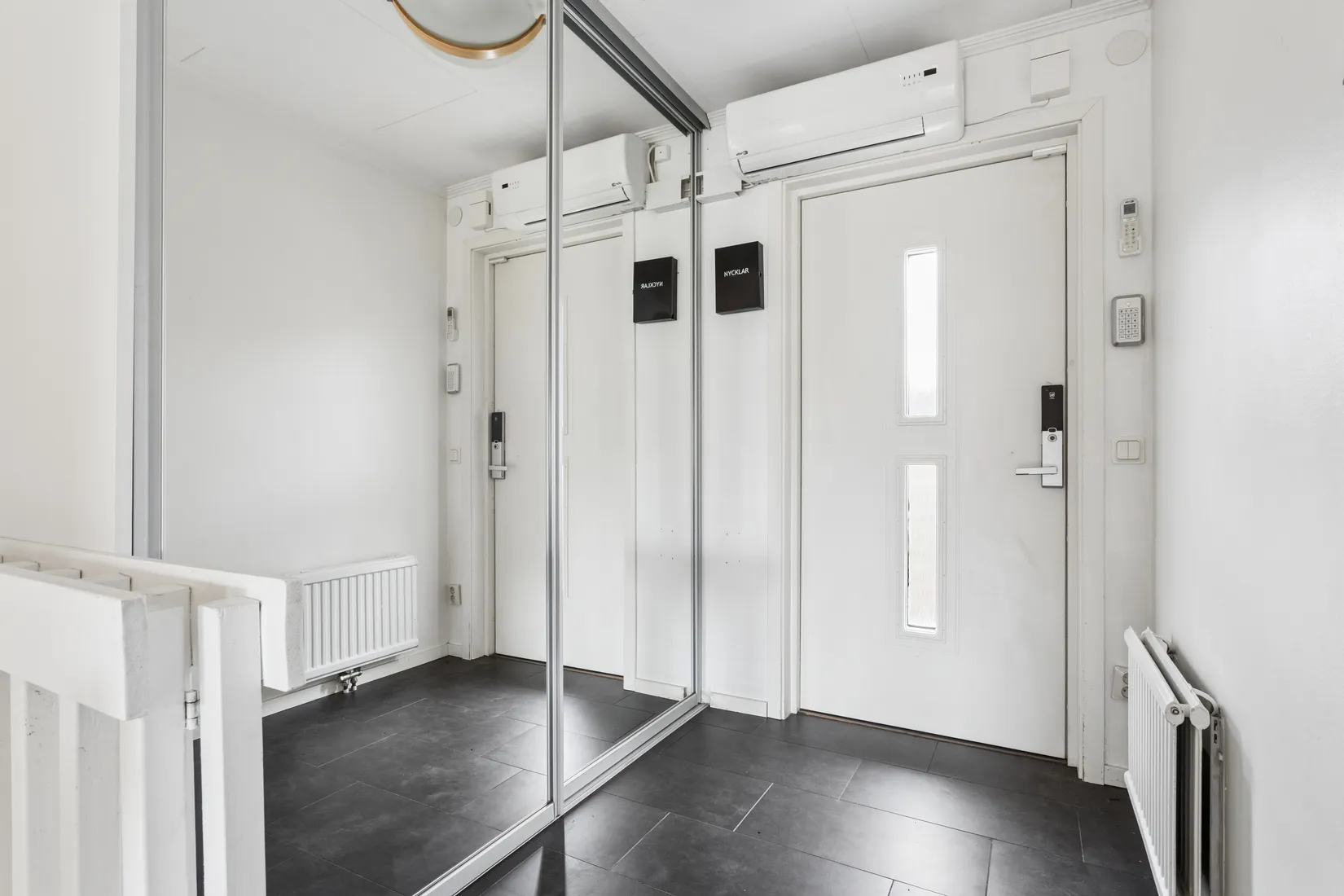 Villa, Radhus, Kottestigen 27, Vretarna / Tumba, Botkyrka