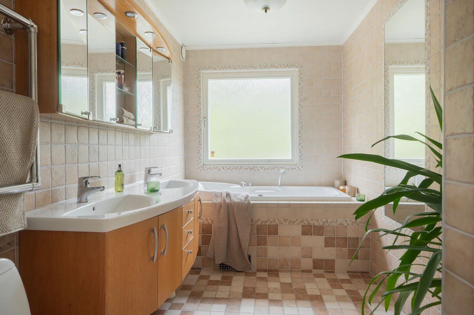 Villa, Tegstigen 1, Stuvsta - Centralt, Huddinge