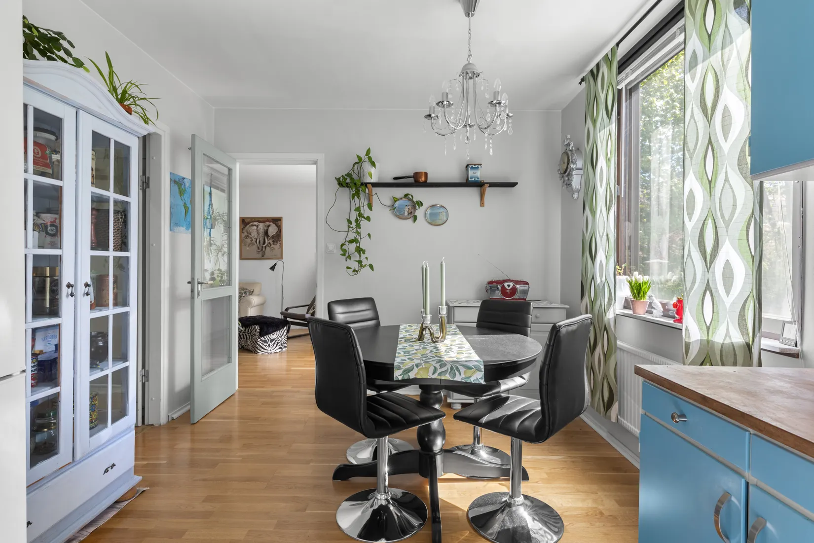 Bostadsrätt, Björkbacksvägen 87, Tyresö Centrum, Tyresö